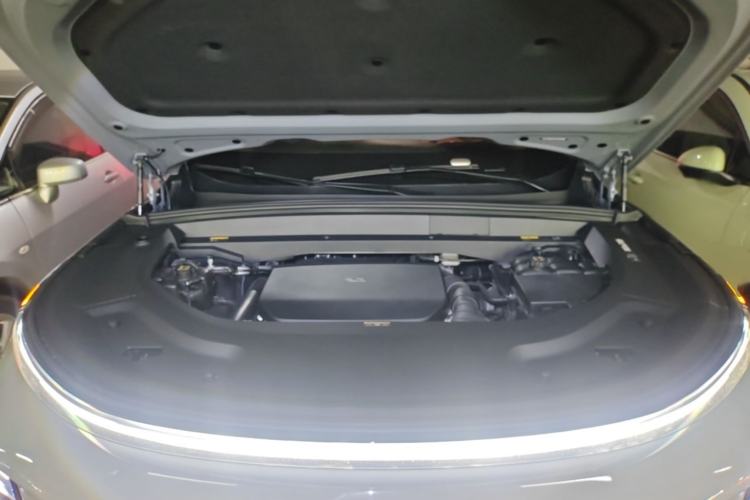 Used Li Auto L8 2025 Ultra Smart Refreshed Edition Engine Bay