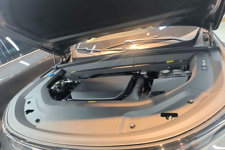 Used Li Auto L8 2025 Ultra Smart Refreshed Edition Engine Bay