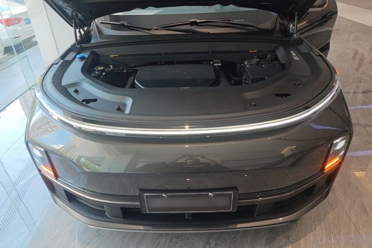 Used Li Auto L8 2025 Ultra Smart Refreshed Edition Engine Bay