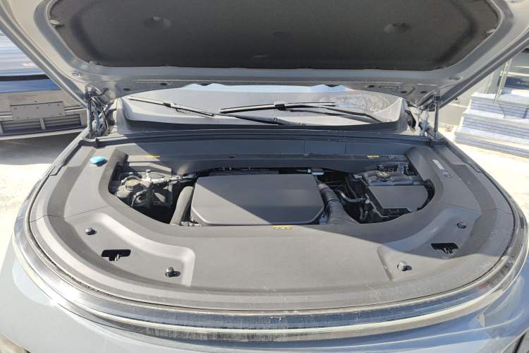 Used Li Auto L8 2025 Ultra Smart Refreshed Edition Engine Bay
