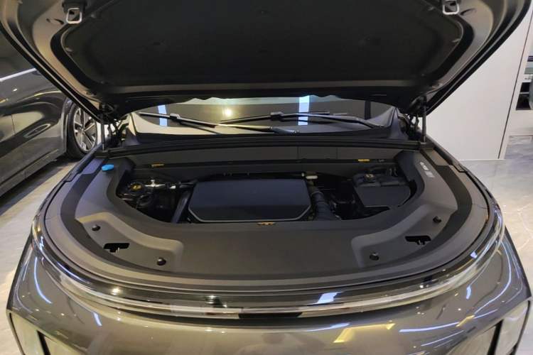 Used Li Auto L8 2025 Max Smart Refresh Edition Engine Bay