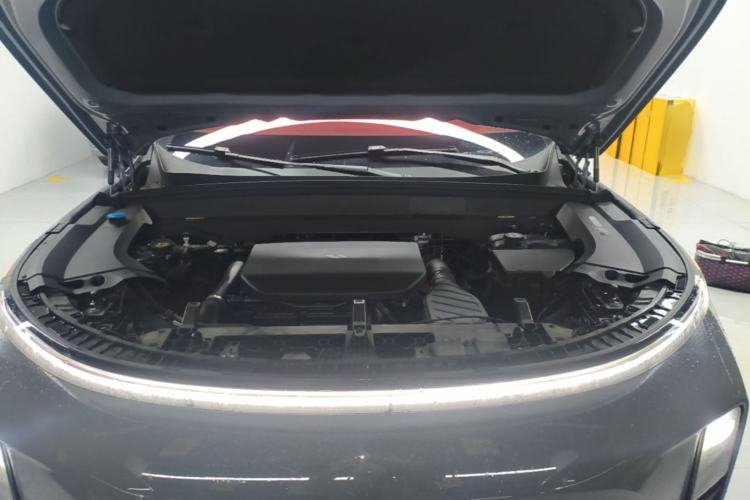 Used Li Auto L8 2025 Pro Smart Refresh Edition Engine Bay