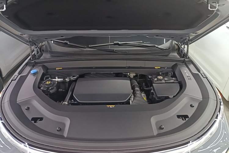 Used Li Auto L8 2025 Max Smart Refresh Edition Engine Bay