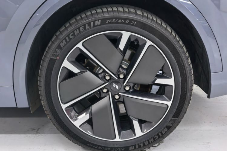 Used Li Auto L8 2025 Ultra Smart Refreshed Edition Exterior 1