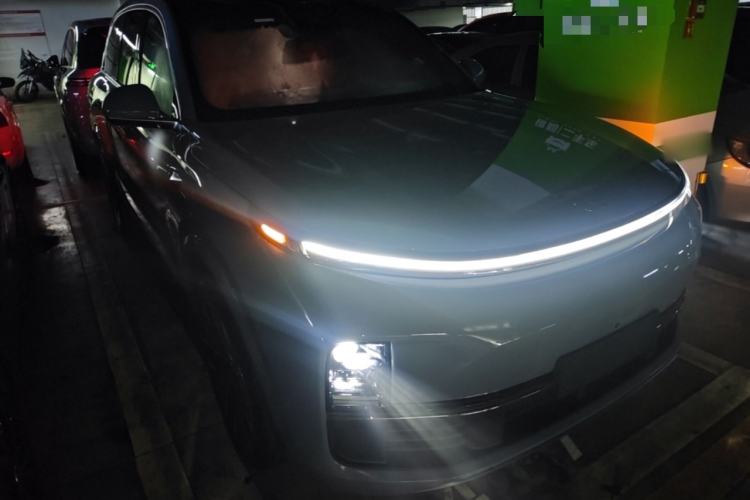 Used Li Auto L8 2025 Max Smart Refresh Edition Exterior 1
