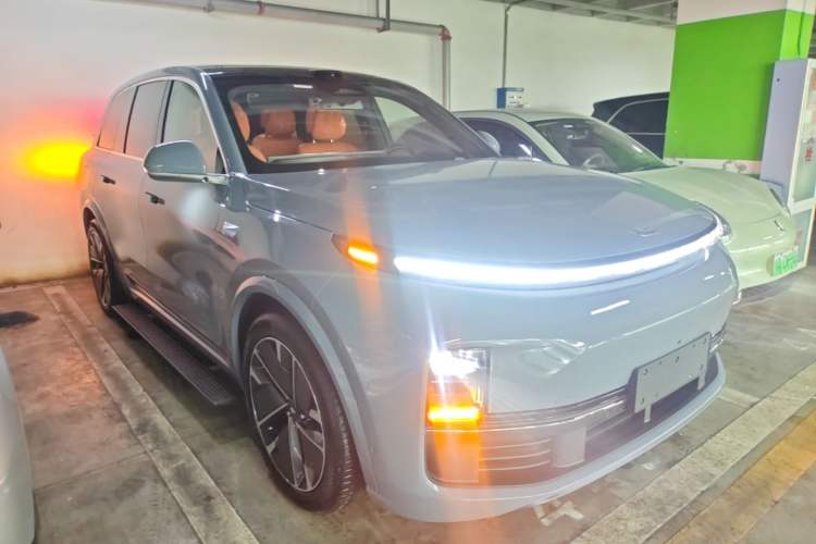 Used Li Auto L8 2025 Ultra Smart Refreshed Edition Exterior 1