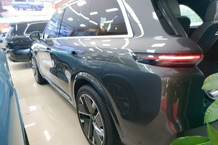 Used Li Auto L8 2025 Ultra Smart Refreshed Edition Exterior 2