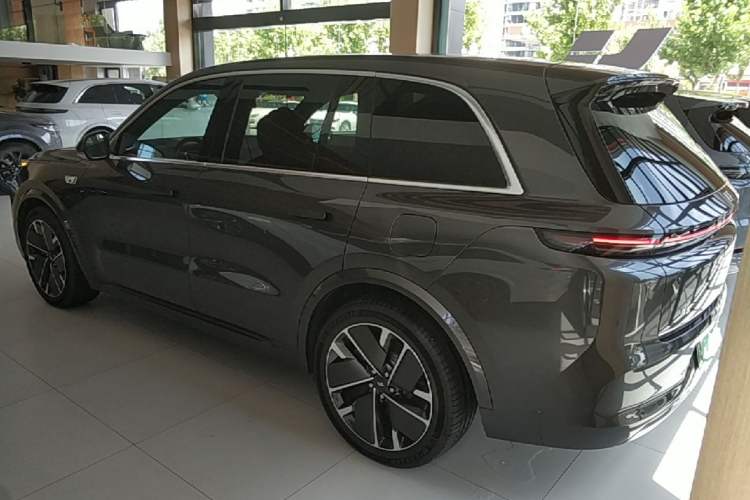 Used Li Auto L8 2025 Max Smart Refresh Edition Exterior 2