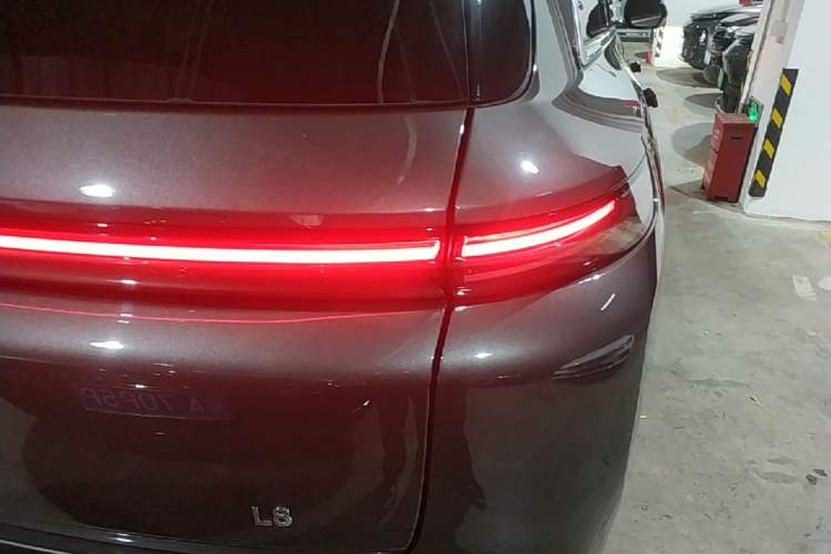Used Li Auto L8 2025 Max Smart Refresh Edition Exterior 3