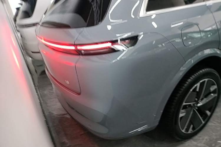 Used Li Auto L8 2025 Max Smart Refresh Edition Exterior 3