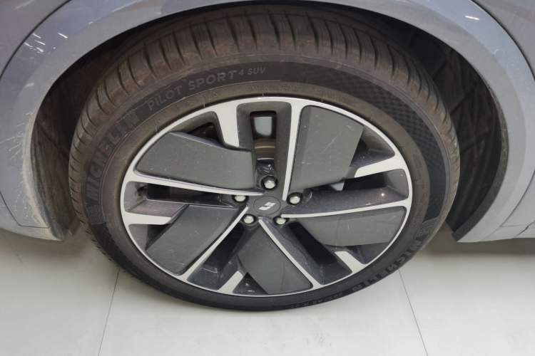 Used Li Auto L8 2025 Ultra Smart Refreshed Edition Exterior 4