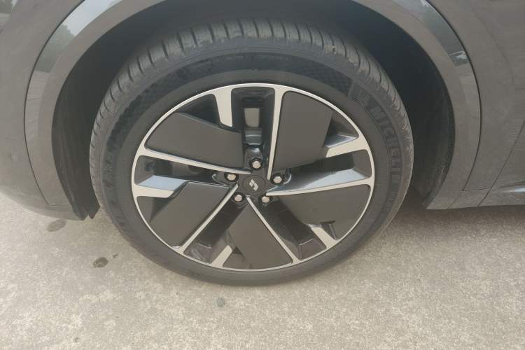 Used Li Auto L8 2025 Max Smart Refresh Edition Exterior 4