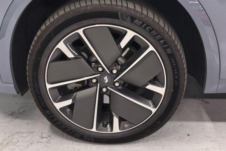 Used Li Auto L8 2025 Ultra Smart Refreshed Edition Exterior 5