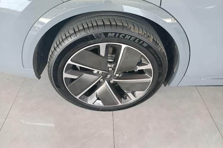 Used Li Auto L8 2025 Ultra Smart Refreshed Edition Exterior 5