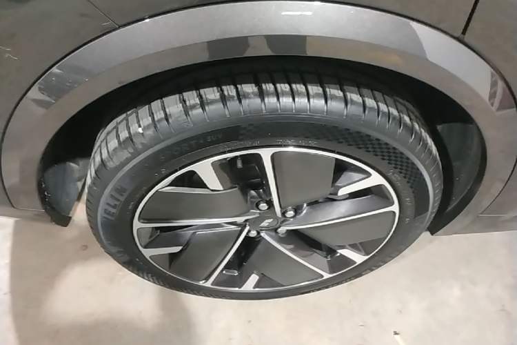Used Li Auto L8 2025 Max Smart Refresh Edition Exterior 5