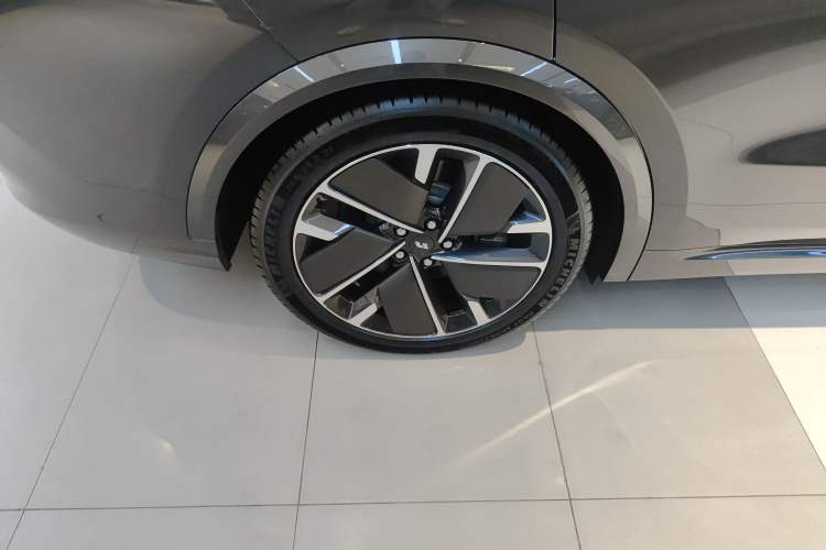 Used Li Auto L8 2025 Ultra Smart Refreshed Edition Exterior 5