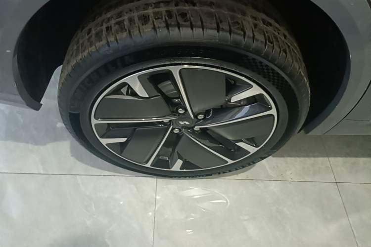 Used Li Auto L8 2025 Max Smart Refresh Edition Exterior 5