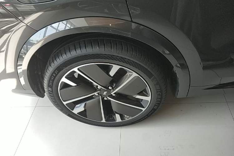 Used Li Auto L8 2025 Max Smart Refresh Edition Exterior 5