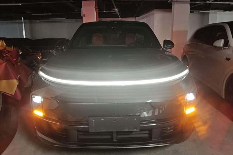 Used Li Auto L8 2025 Ultra Smart Refreshed Edition Front