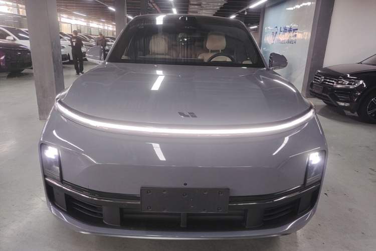 Used Li Auto L8 2025 Ultra Smart Refreshed Edition Front