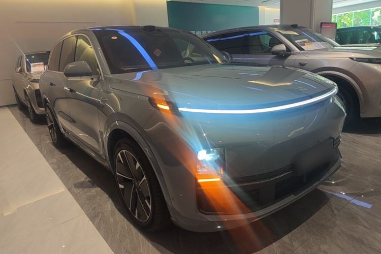 Used Li Auto L8 2025 Max Smart Refresh Edition Front Right 45 Deg