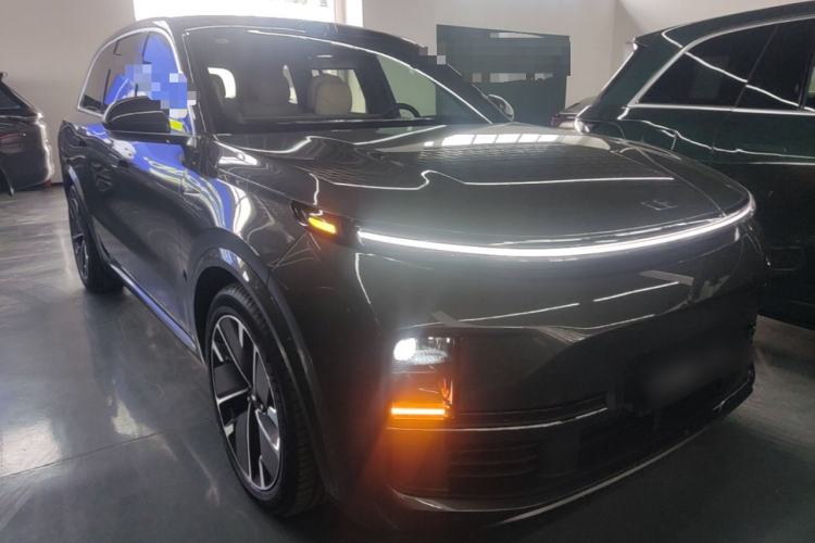 Used Li Auto L8 2025 Max Smart Refresh Edition Front Right 45 Deg