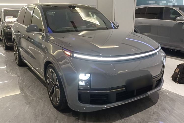 Used Li Auto L8 2025 Max Smart Refresh Edition Front Right 45 Deg