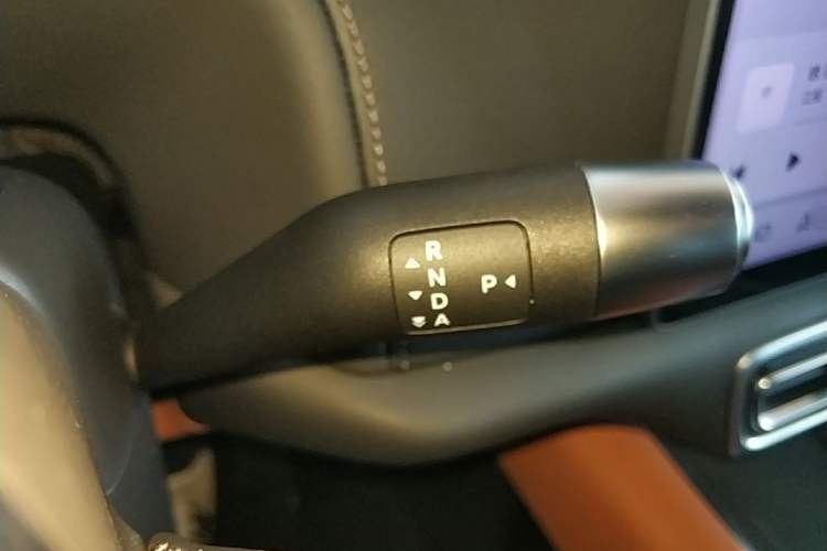 Used Li Auto L8 2025 Max Smart Refresh Edition Gear Lever
