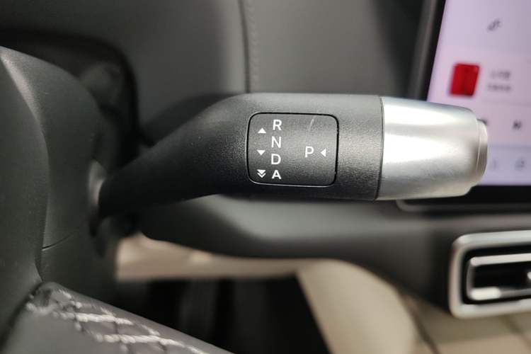 Used Li Auto L8 2025 Ultra Smart Refreshed Edition Gear Lever