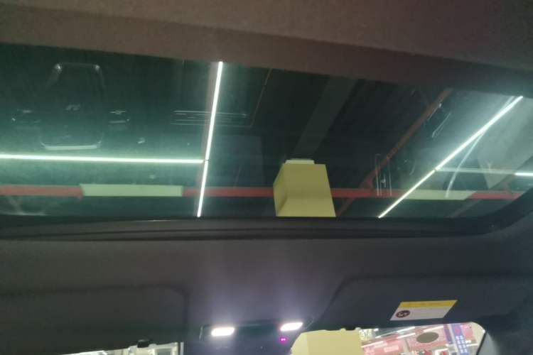 Used Li Auto L8 2025 Ultra Smart Refreshed Edition Headliner
