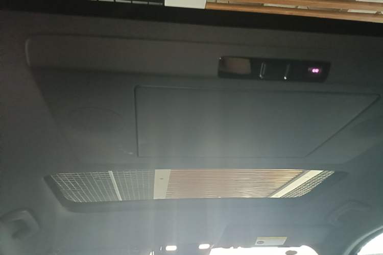 Used Li Auto L8 2025 Ultra Smart Refreshed Edition Headliner