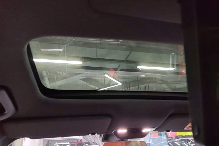 Used Li Auto L8 2025 Ultra Smart Refreshed Edition Headliner