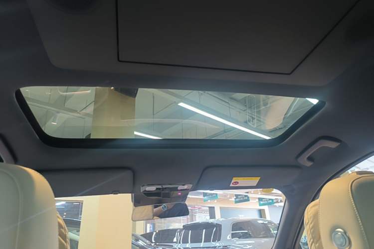 Used Li Auto L8 2025 Ultra Smart Refreshed Edition Headliner