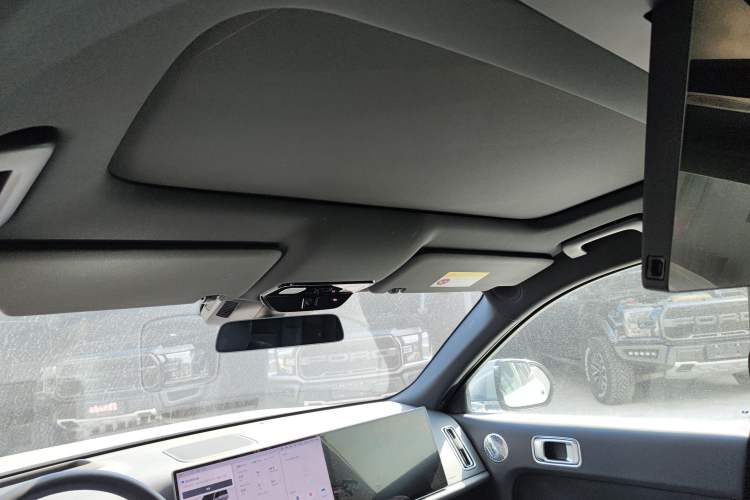 Used Li Auto L8 2025 Ultra Smart Refreshed Edition Headliner