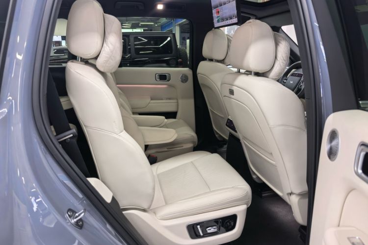 Used Li Auto L8 2025 Ultra Smart Refreshed Edition Interior 10