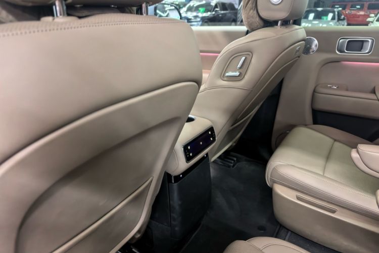Used Li Auto L8 2025 Ultra Smart Refreshed Edition Interior 10