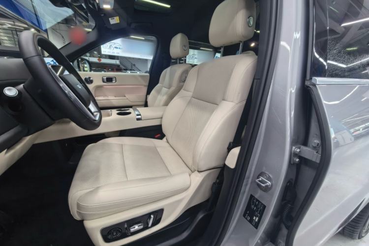 Used Li Auto L8 2025 Ultra Smart Refreshed Edition Interior 12