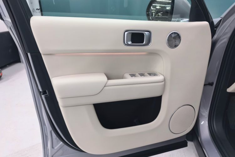 Used Li Auto L8 2025 Ultra Smart Refreshed Edition Interior 2