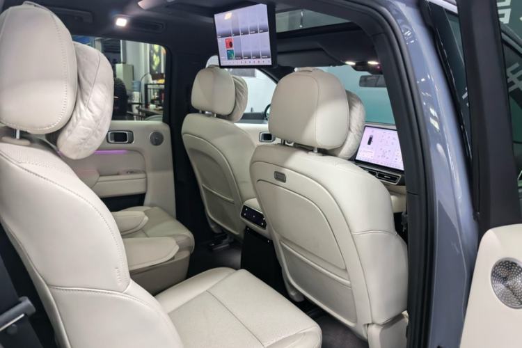 Used Li Auto L8 2025 Ultra Smart Refreshed Edition Interior 4