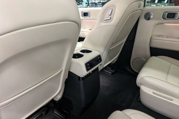 Used Li Auto L8 2025 Ultra Smart Refreshed Edition Interior 4