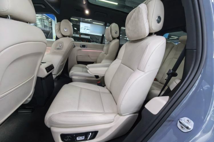 Used Li Auto L8 2025 Ultra Smart Refreshed Edition Interior 5