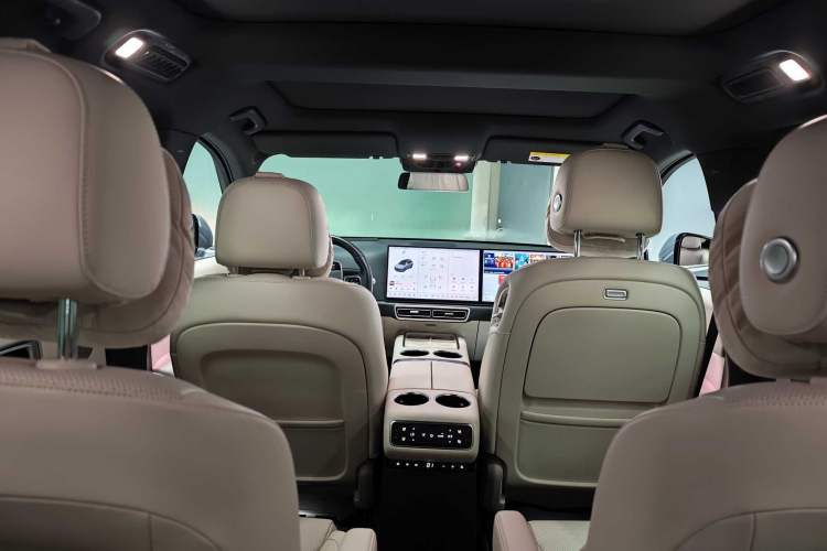Used Li Auto L8 2025 Max Smart Refresh Edition Interior 8