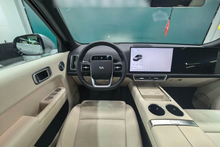 Used Li Auto L8 2025 Ultra Smart Refreshed Edition Interior 8