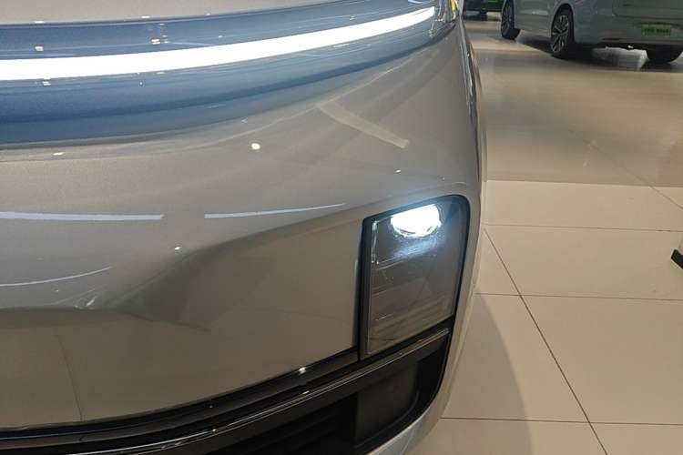 Used Li Auto L8 2025 Max Smart Refresh Edition Left Front Headlight