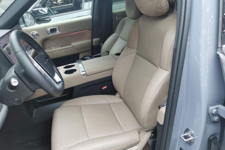 Used Li Auto L8 2025 Ultra Smart Refreshed Edition Left Front Seat