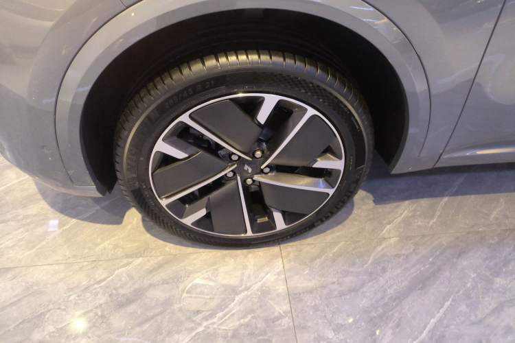 Used Li Auto L8 2025 Ultra Smart Refreshed Edition Left Front Wheel Hub