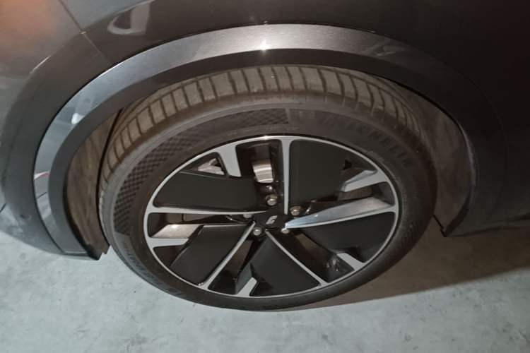 Used Li Auto L8 2025 Ultra Smart Refreshed Edition Left Front Wheel Hub