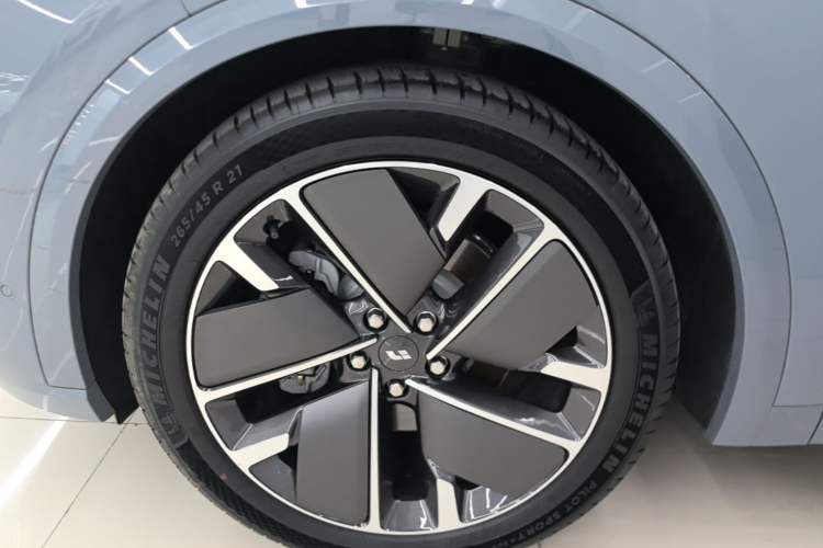 Used Li Auto L8 2025 Ultra Smart Refreshed Edition Left Front Wheel Hub