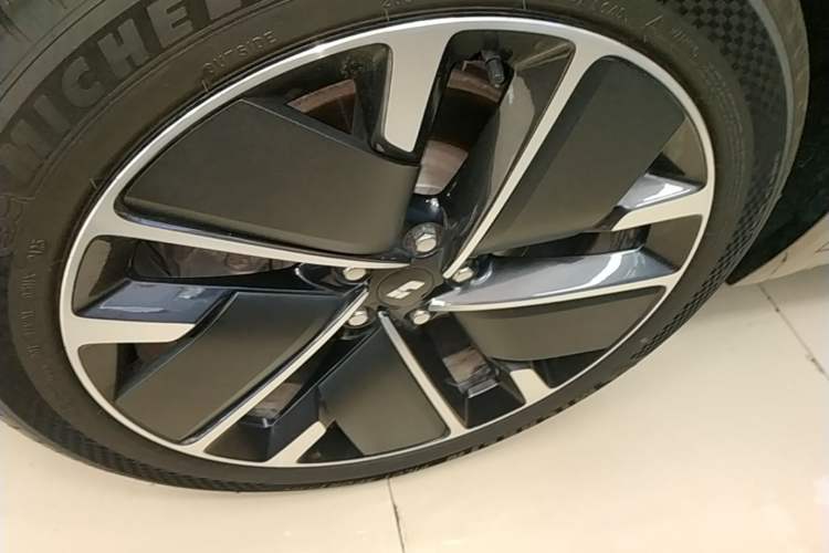 Used Li Auto L8 2025 Ultra Smart Refreshed Edition Left Front Wheel Hub