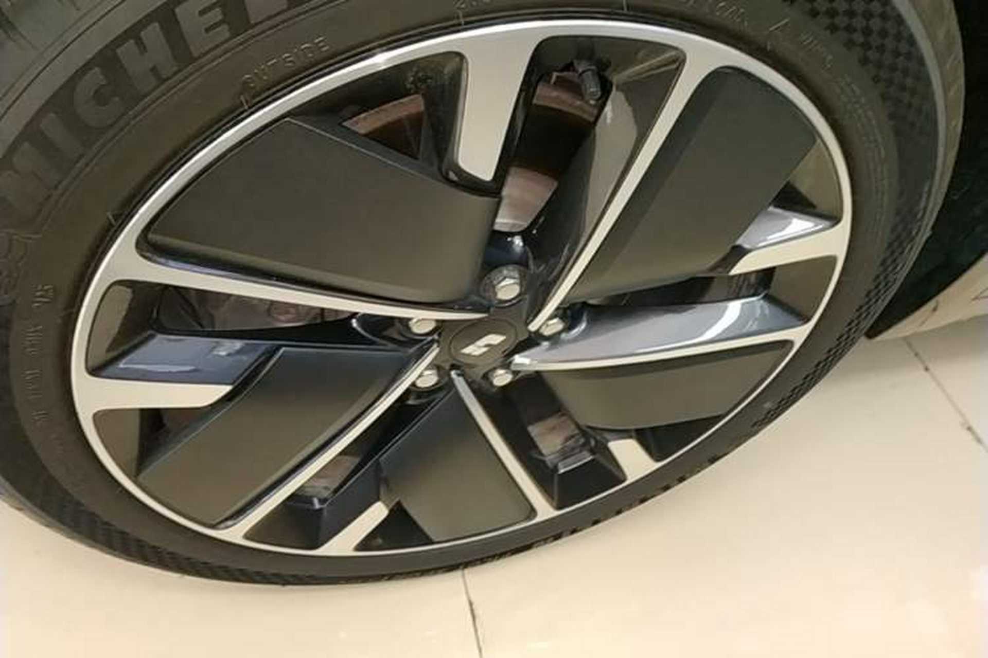 Used Li Auto L8 2025 Ultra Smart Refreshed Edition Left Front Wheel Hub